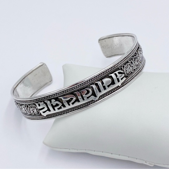 Buddhist Mantra Sterling Silver Cuff Bracelet - Picture 9 of 9